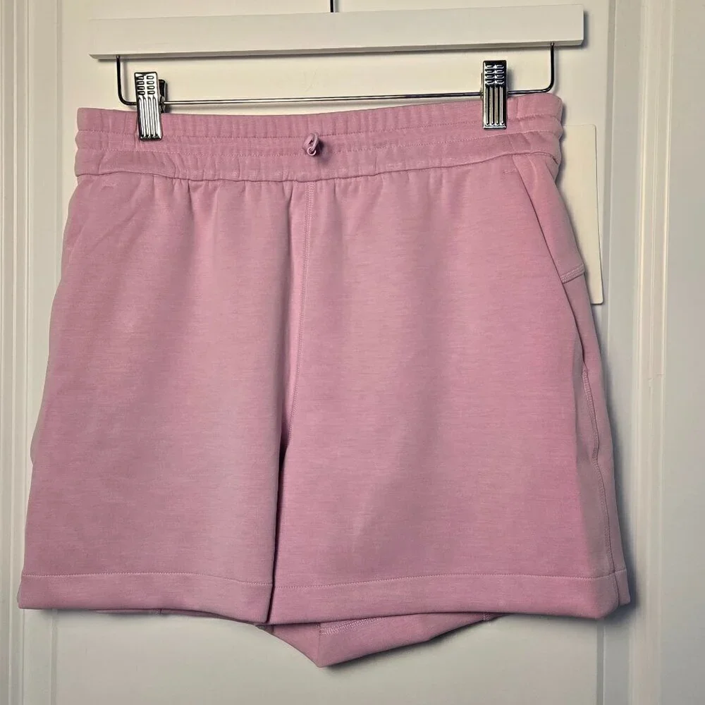 NWT Lululemon Softstreme High-Rise Short 4